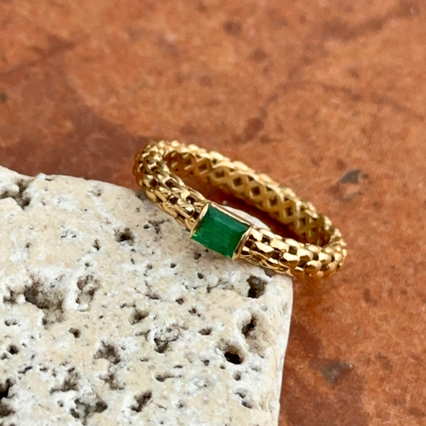 Estate 18KT Yellow Gold Emerald-Cut Emerald Mesh Band Ring