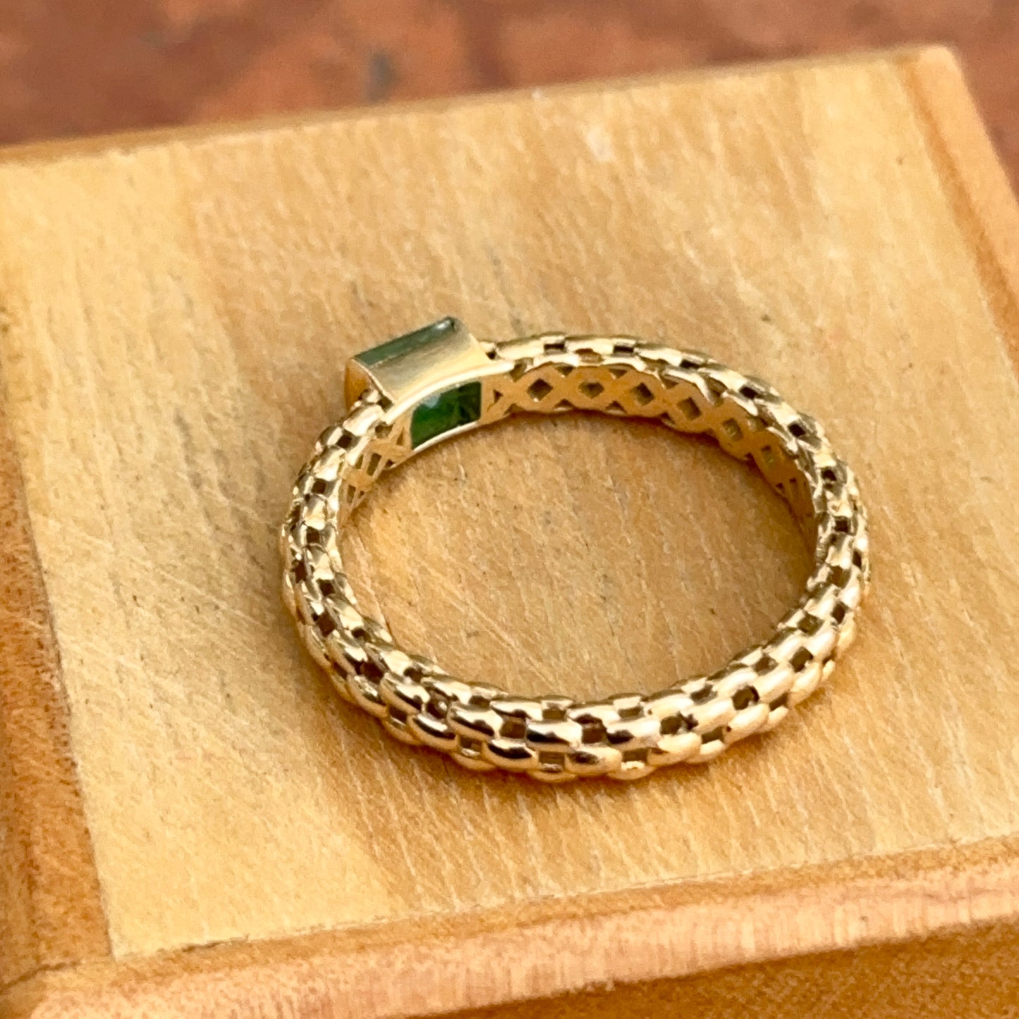 Estate 18KT Yellow Gold Emerald-Cut Emerald Mesh Band Ring