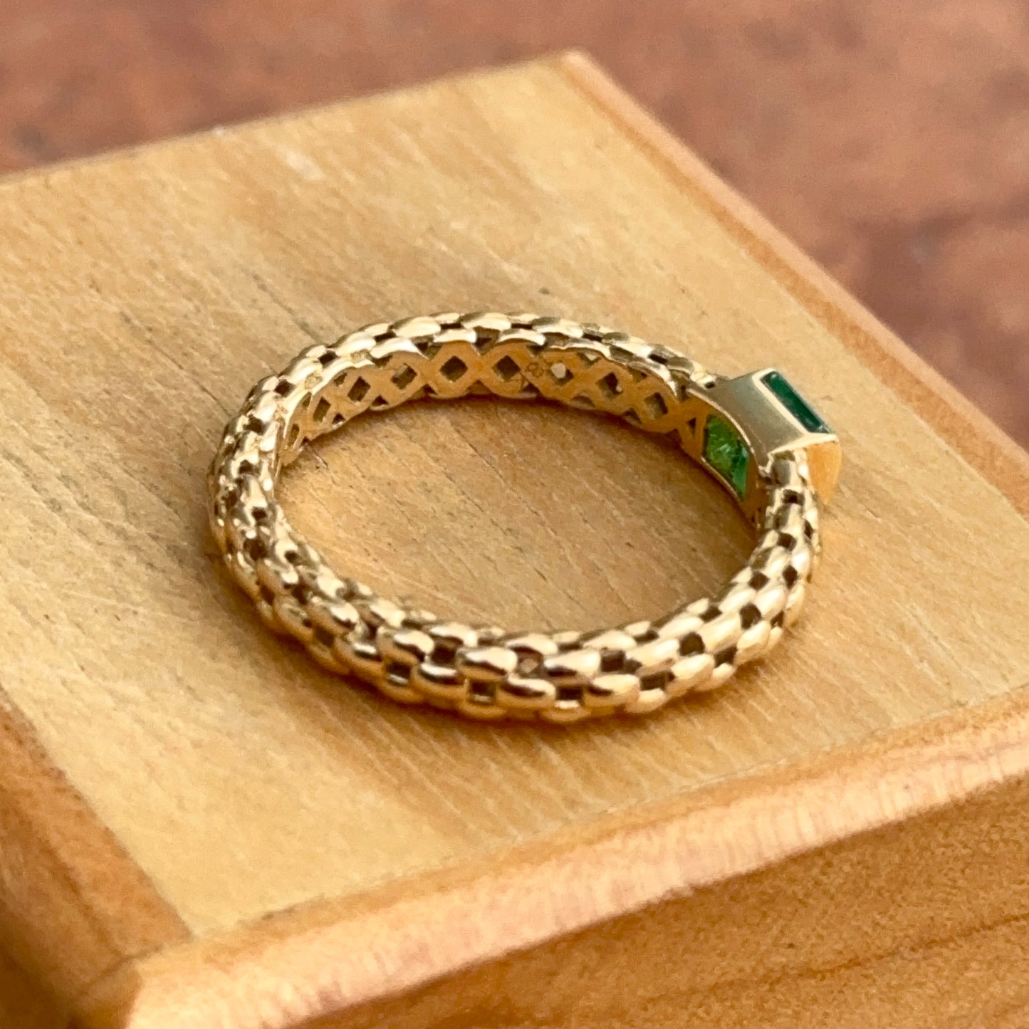 Estate 18KT Yellow Gold Emerald-Cut Emerald Mesh Band Ring
