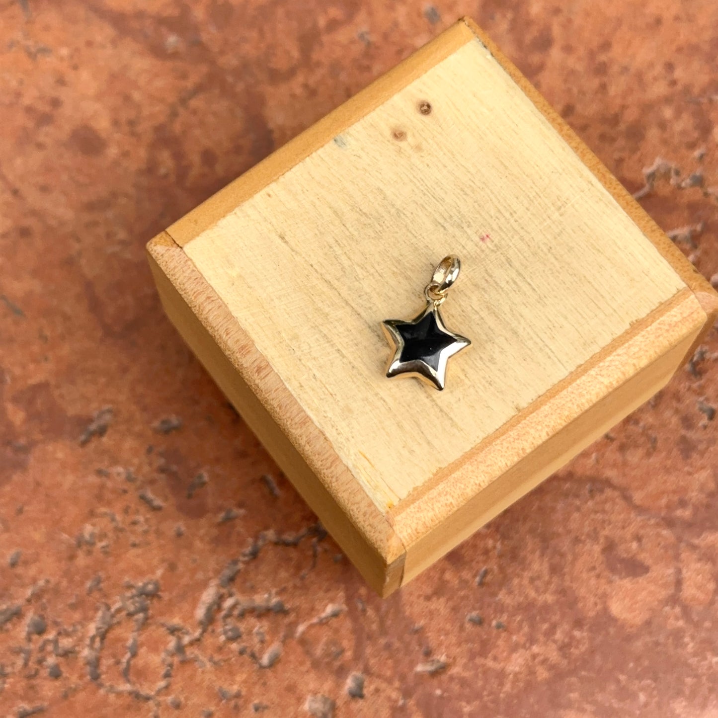 14KT Yellow Gold Black Onyx Puffed Star Pendant Charm