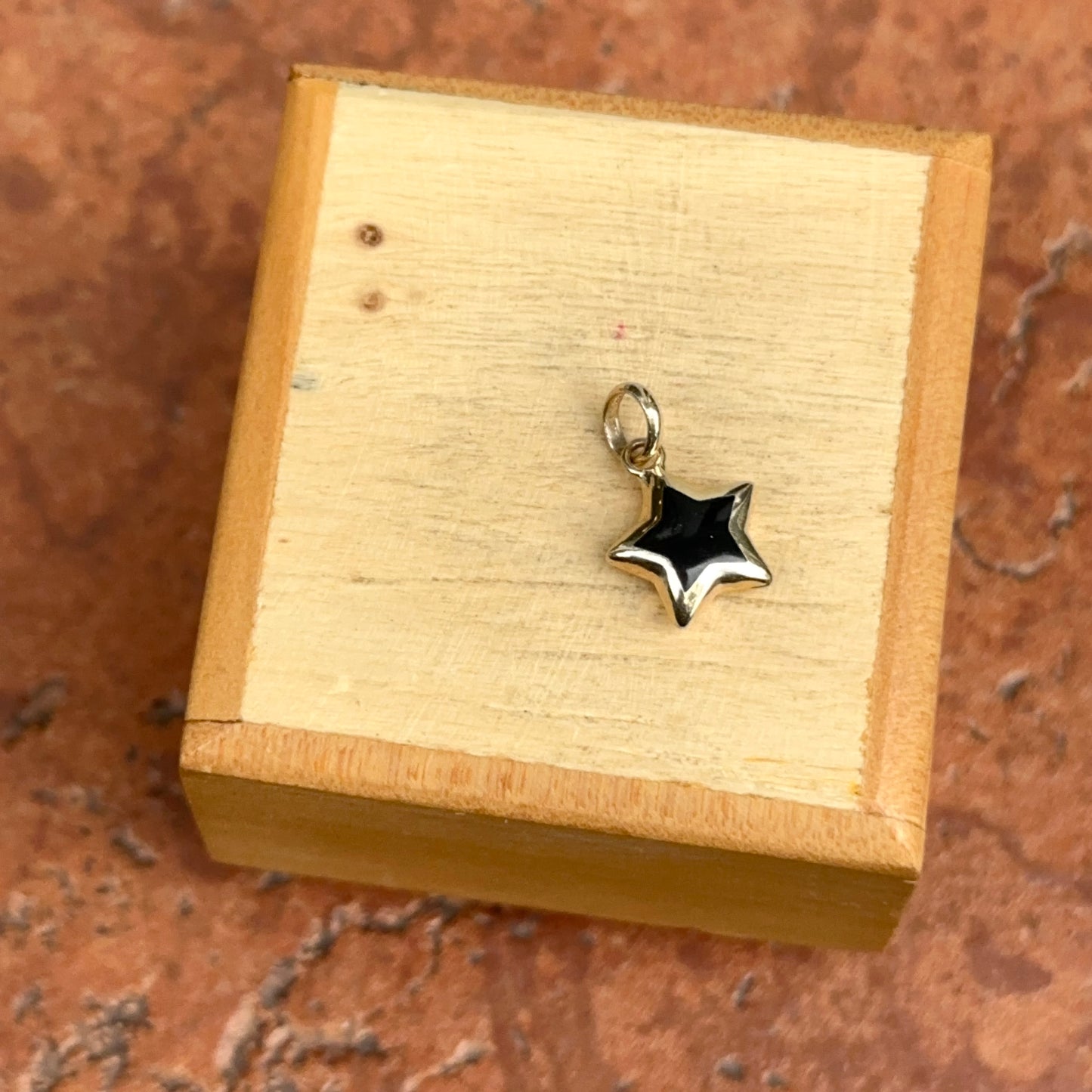 14KT Yellow Gold Black Onyx Puffed Star Pendant Charm