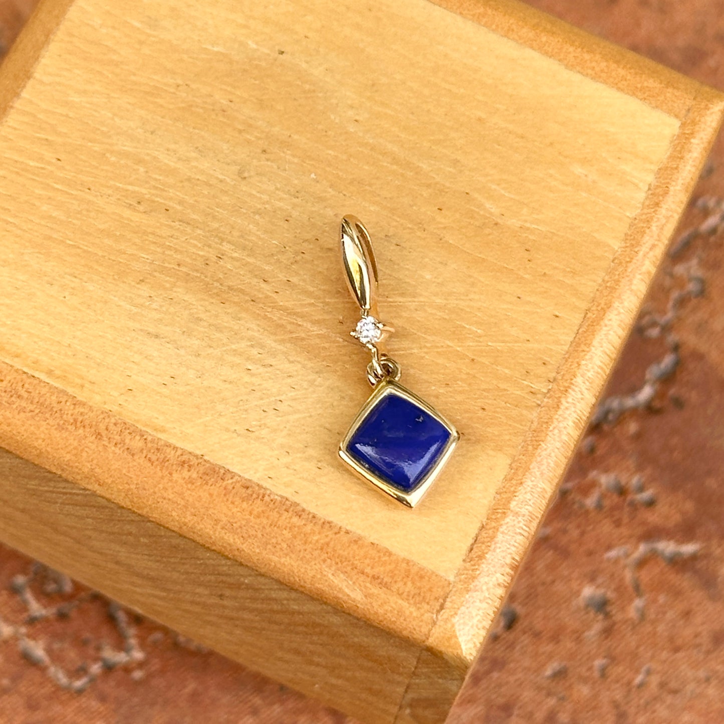 14KT Yellow Gold Kabana Lapis Lazuli + Round Diamond Pendant