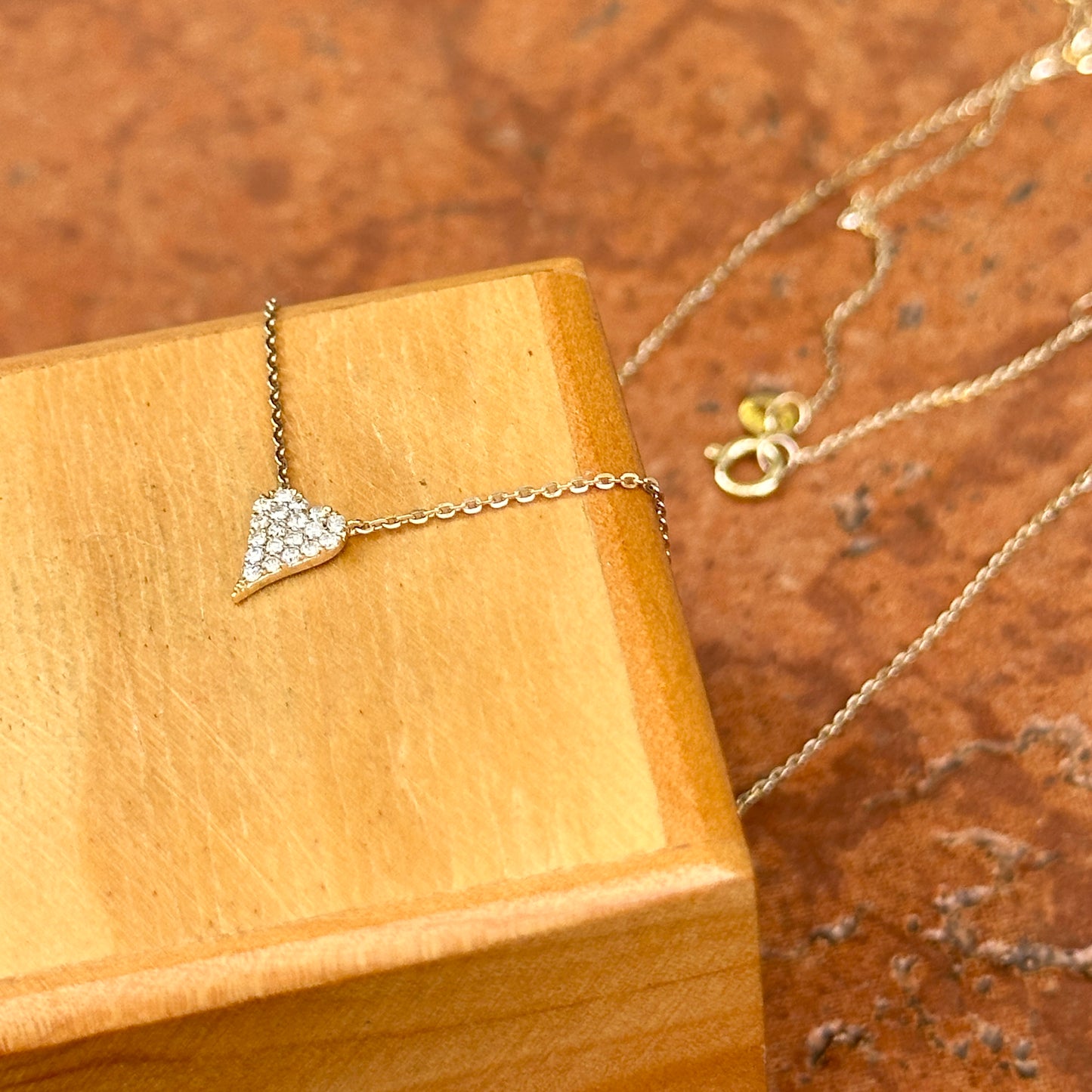 Estate 10KT Yellow Gold Pave Diamond Heart Pendant Chain Necklace