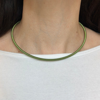 Stainless Steel Green 4mm Spiral Collar Necklace 16.5"