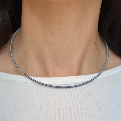 Stainless Steel Montana Blue 2.4mm Spiral Collar Necklace 16.5"
