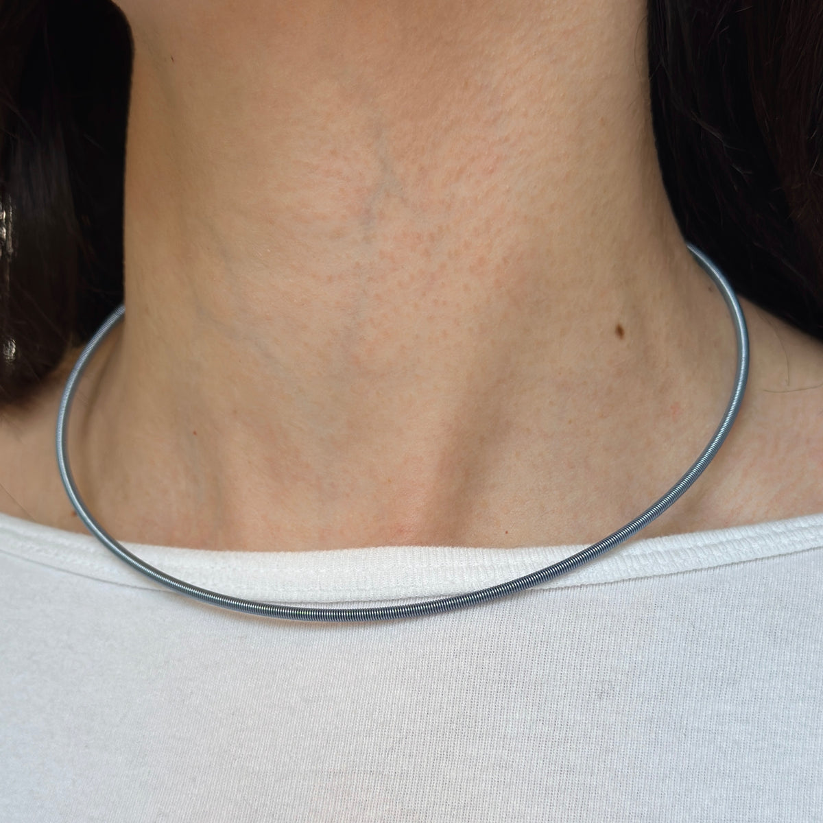 Stainless Steel Montana Blue 2.4mm Spiral Collar Necklace 16.5"