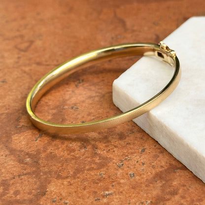 14KT Yellow Gold Multi-Shade Blue Sapphire Hinged Bangle Bracelet