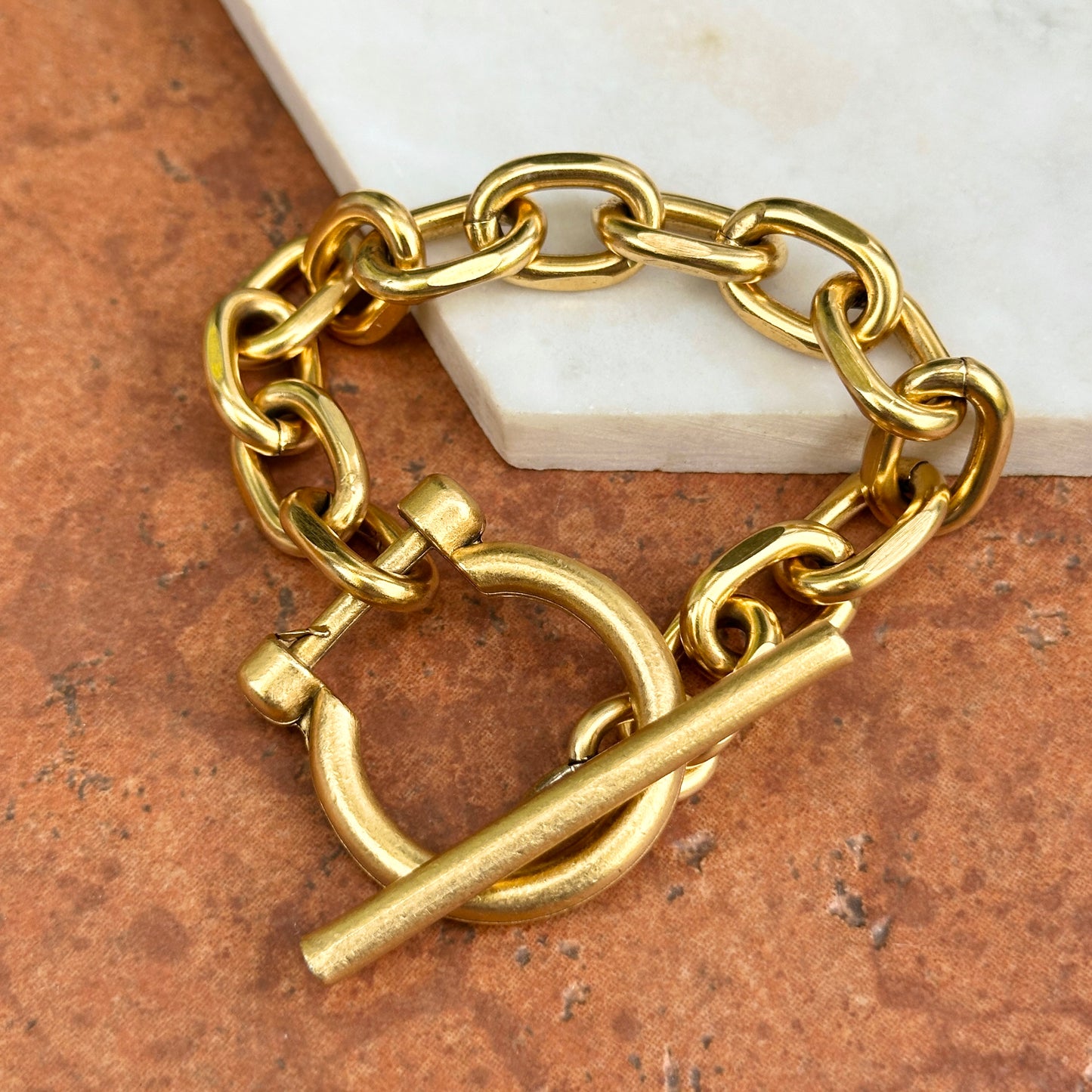 Yellow Gold-Plated Oval Link Shackle Toggle Clasp Bracelet 8''