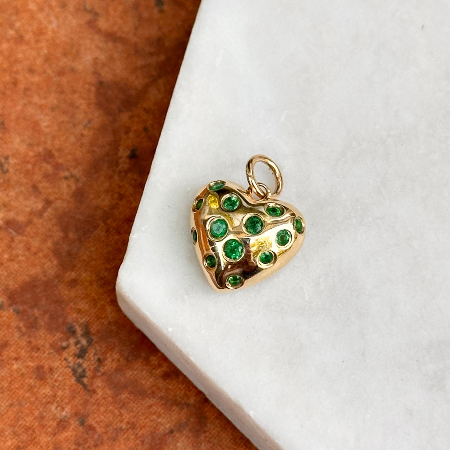 14KT Yellow Gold Gypsy-Set Emerald Puffed Heart Pendant Charm