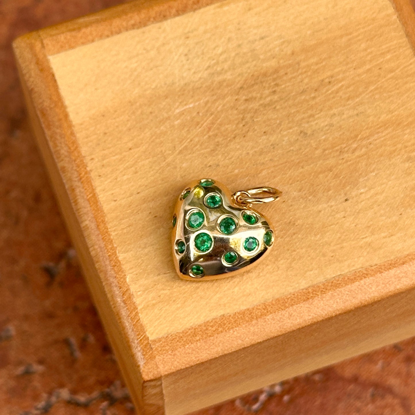 14KT Yellow Gold Gypsy-Set Emerald Puffed Heart Pendant Charm