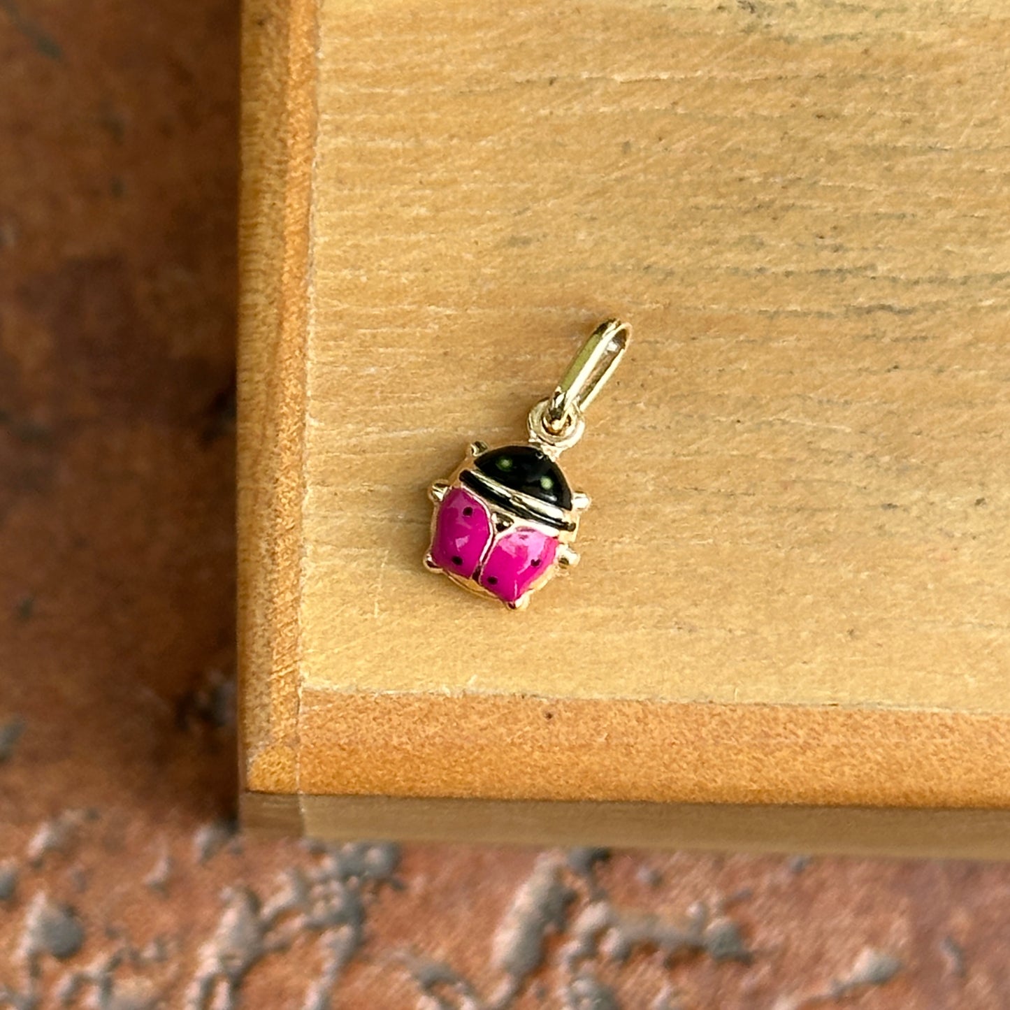14KT Yellow Gold Magenta Pink Enamel Ladybug Pendant Charm 7mm