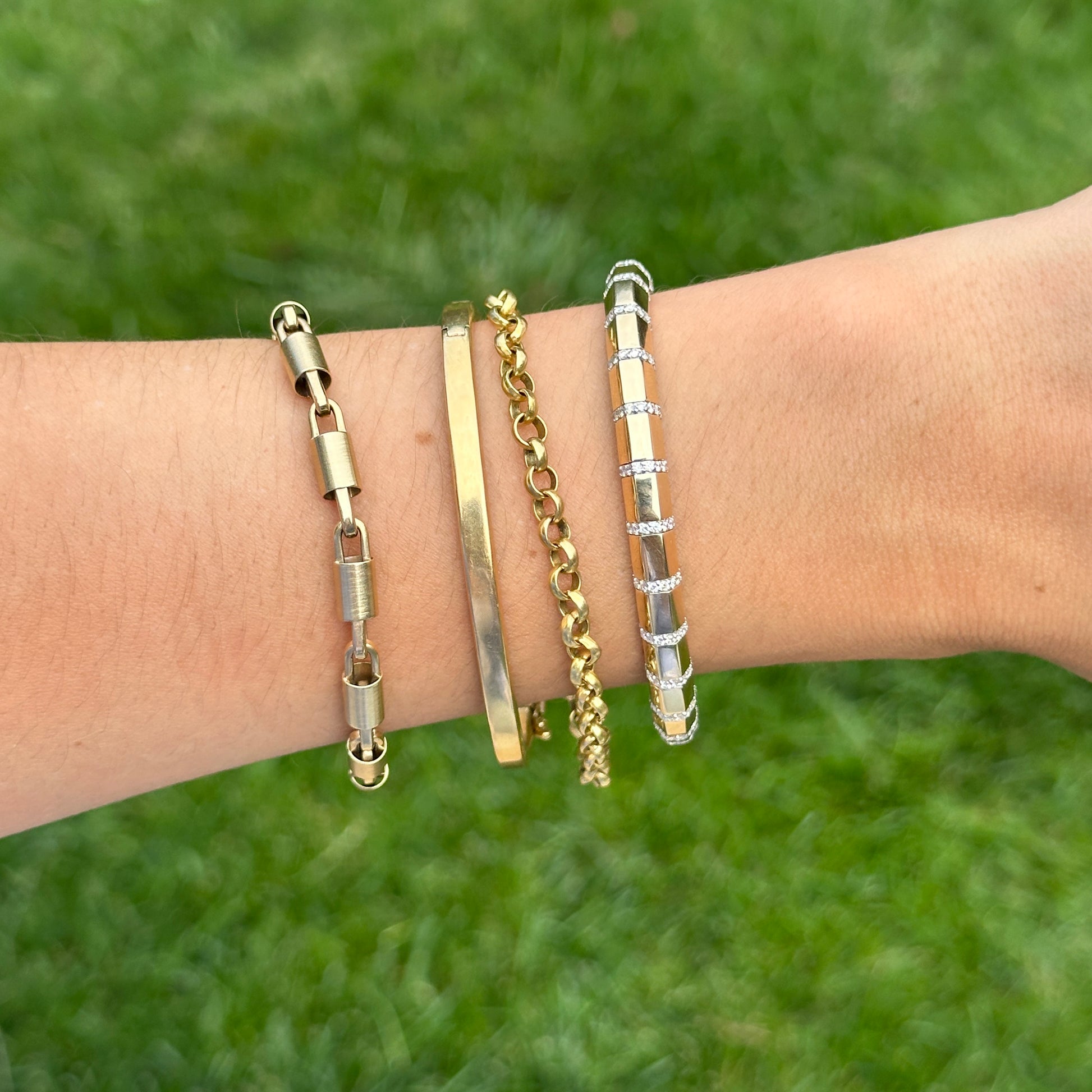 Estate 14KT Yellow Gold Round Diamond Segmented Stretchy Bracelet - LSJ