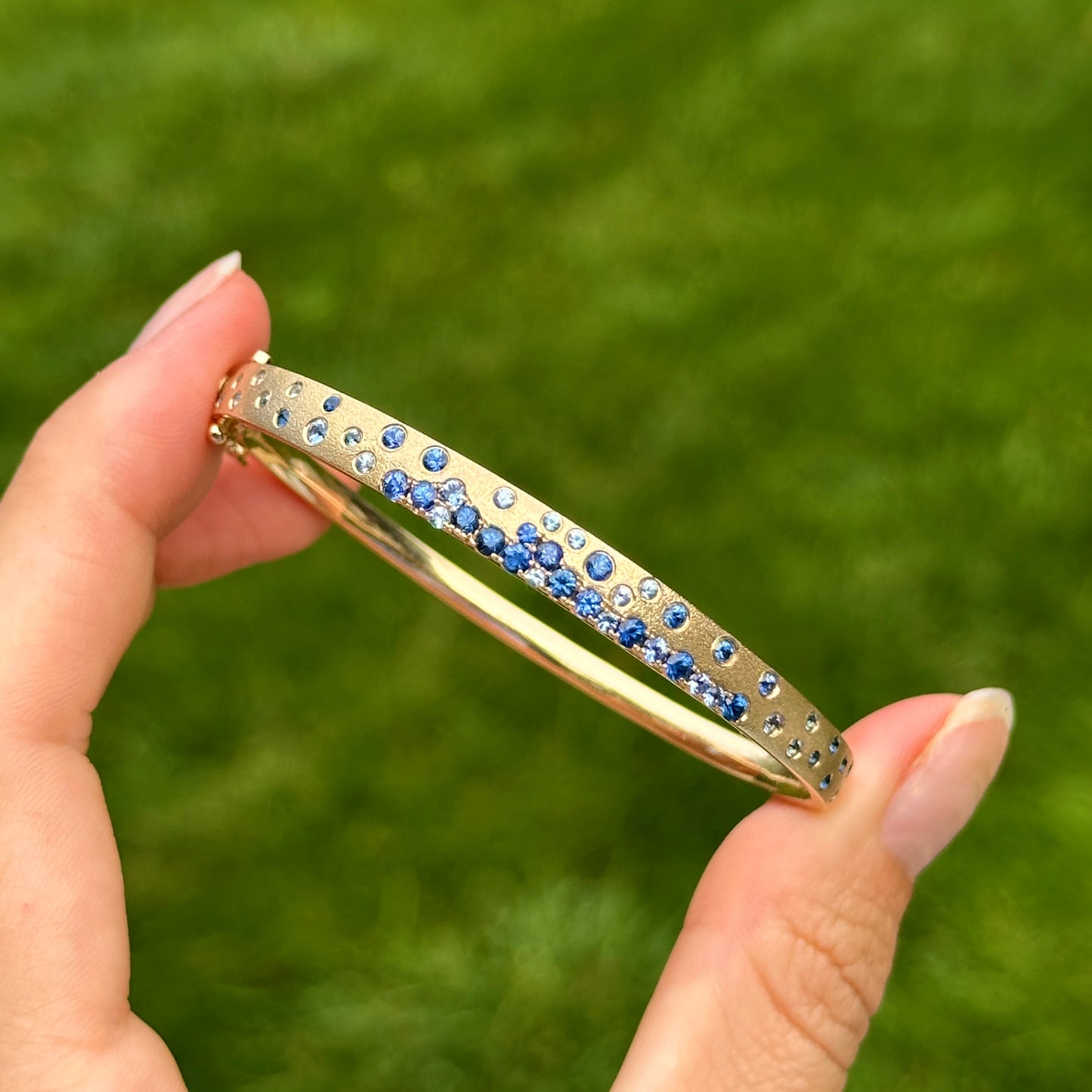 14KT Yellow Gold Multi-Shade Blue Sapphire Hinged Bangle Bracelet