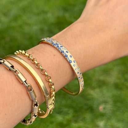 14KT Yellow Gold Multi-Shade Blue Sapphire Hinged Bangle Bracelet