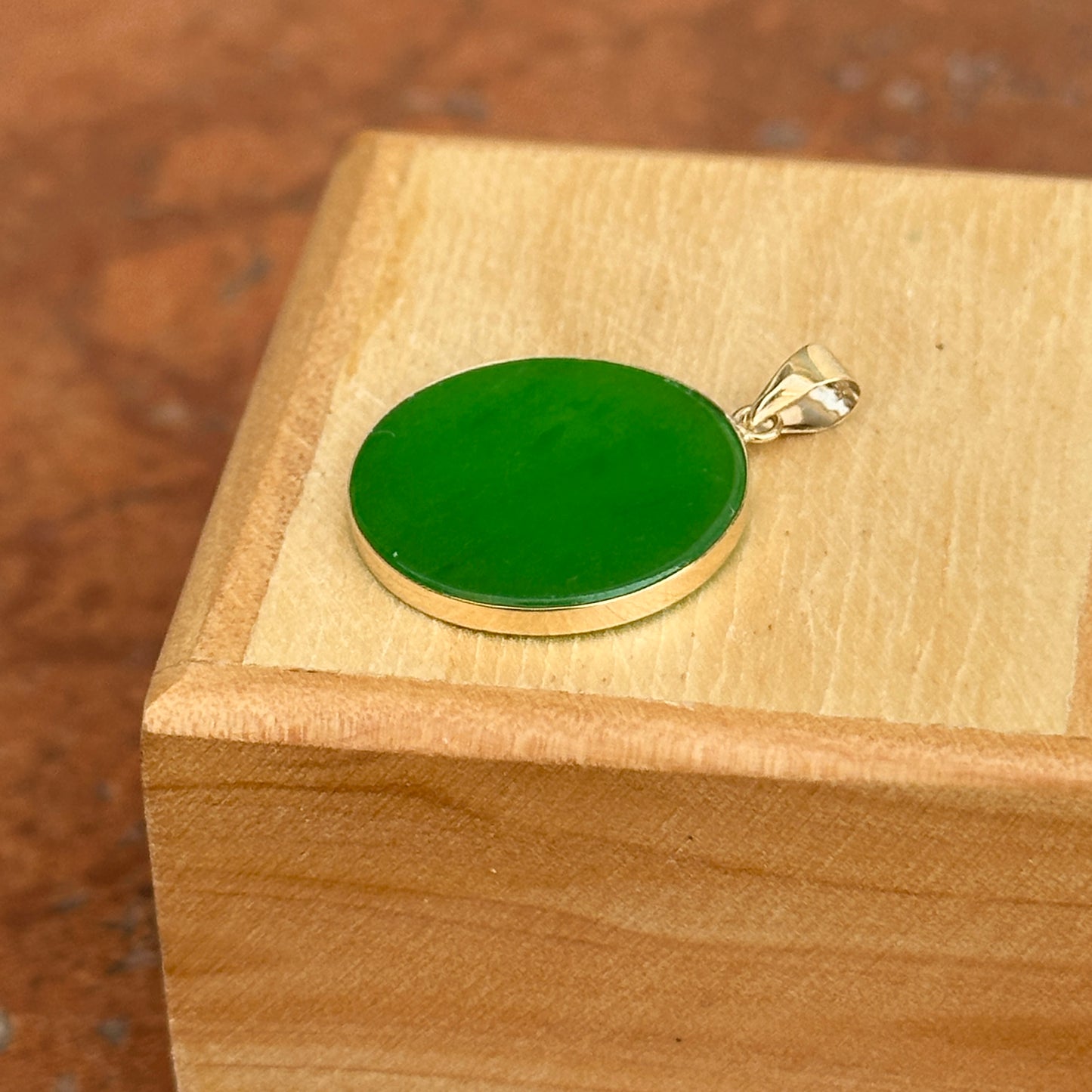 Estate 14KT Yellow Gold Flat Green Jade Bezel Round Pendant