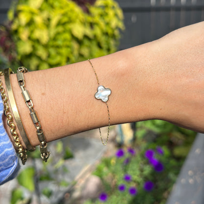 14KT Yellow Gold 12mm Mother of Pearl Clover Station Paperclip Chain Bracelet