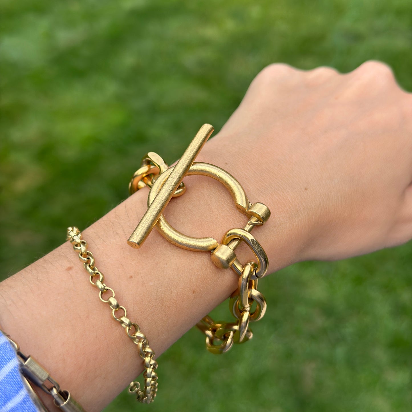 Yellow Gold-Plated Oval Link Shackle Toggle Clasp Bracelet 8''