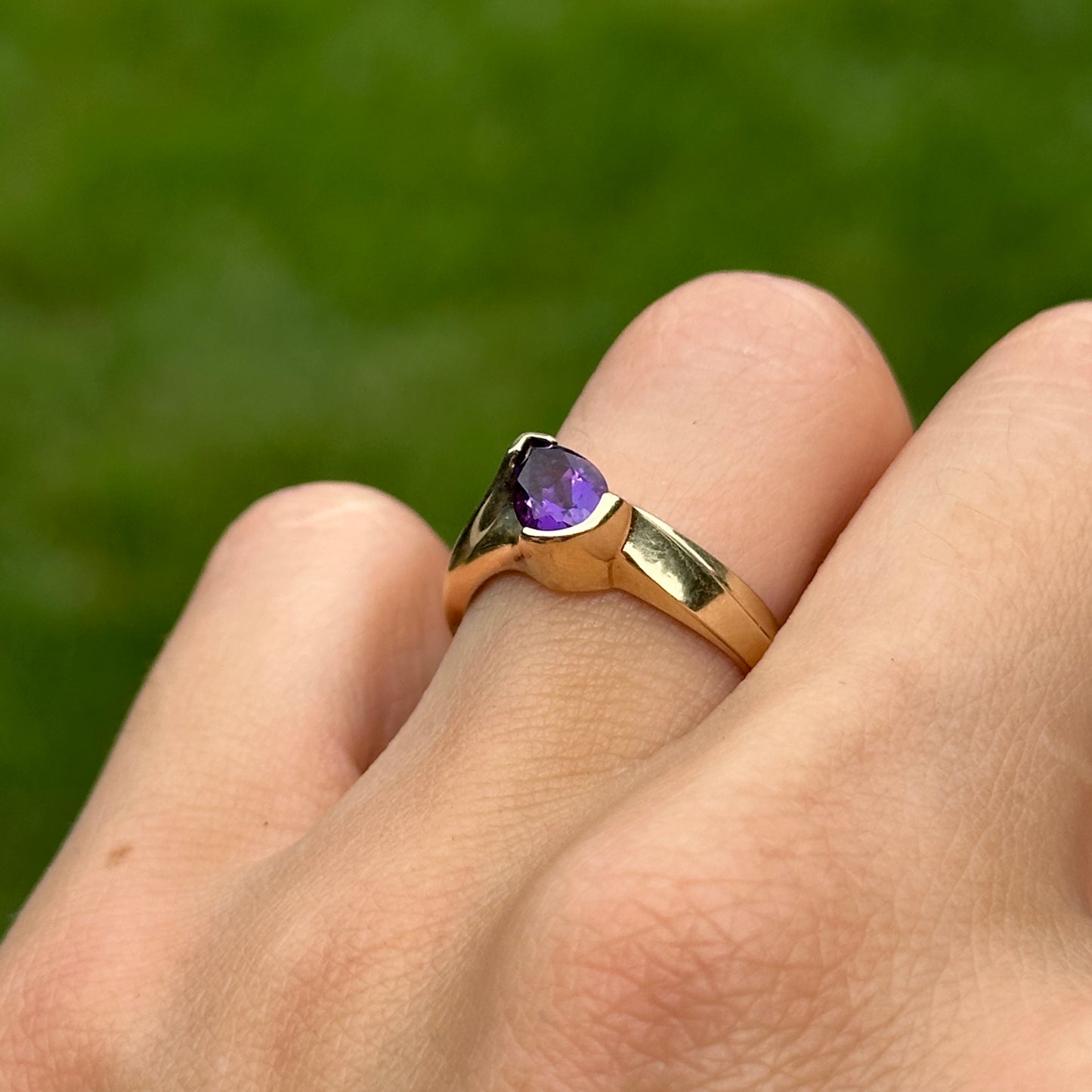 Estate 10KT Yellow Gold Tilted Pear Amethyst Solitaire Ring