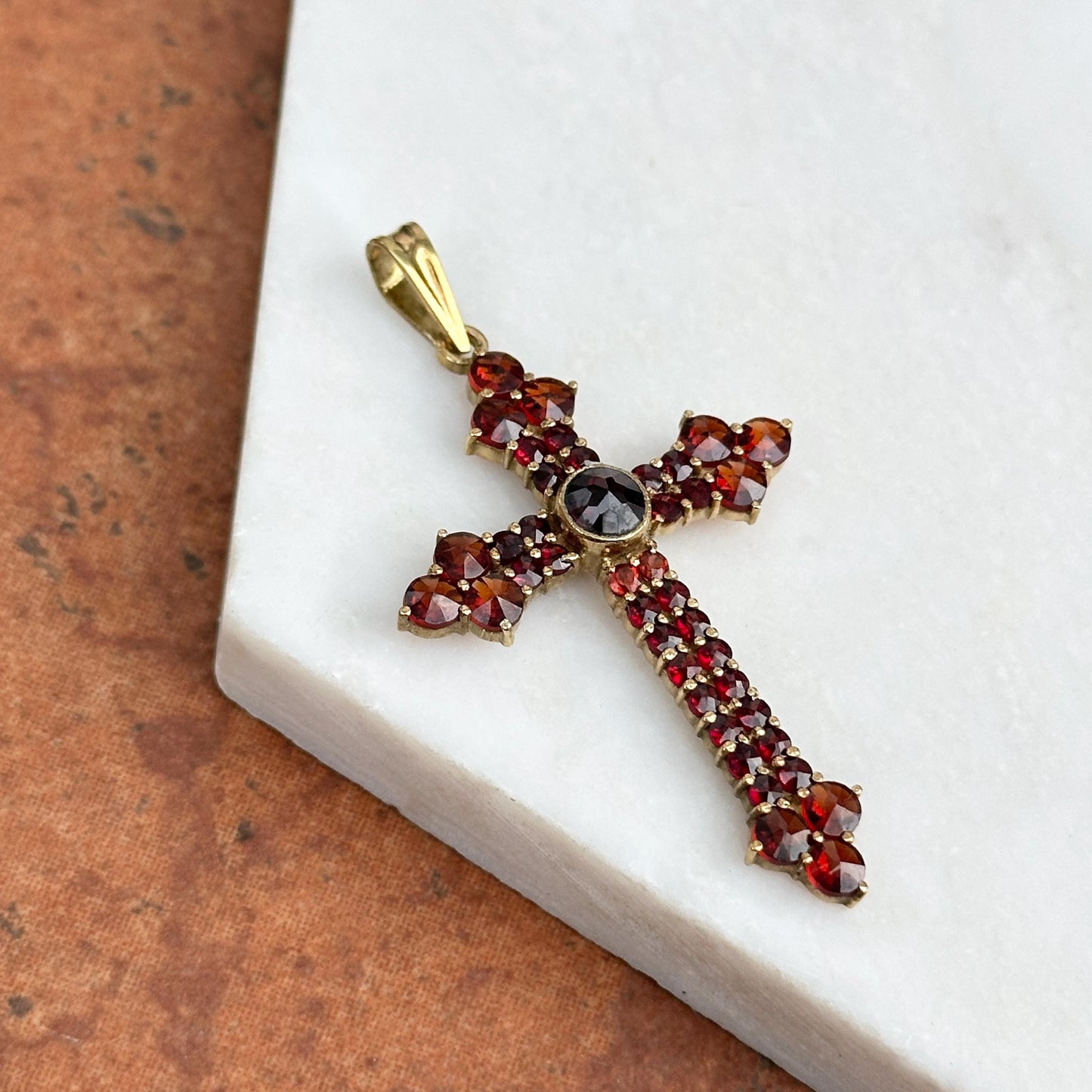 Estate 14KT Yellow Gold Garnet Cross Pendant