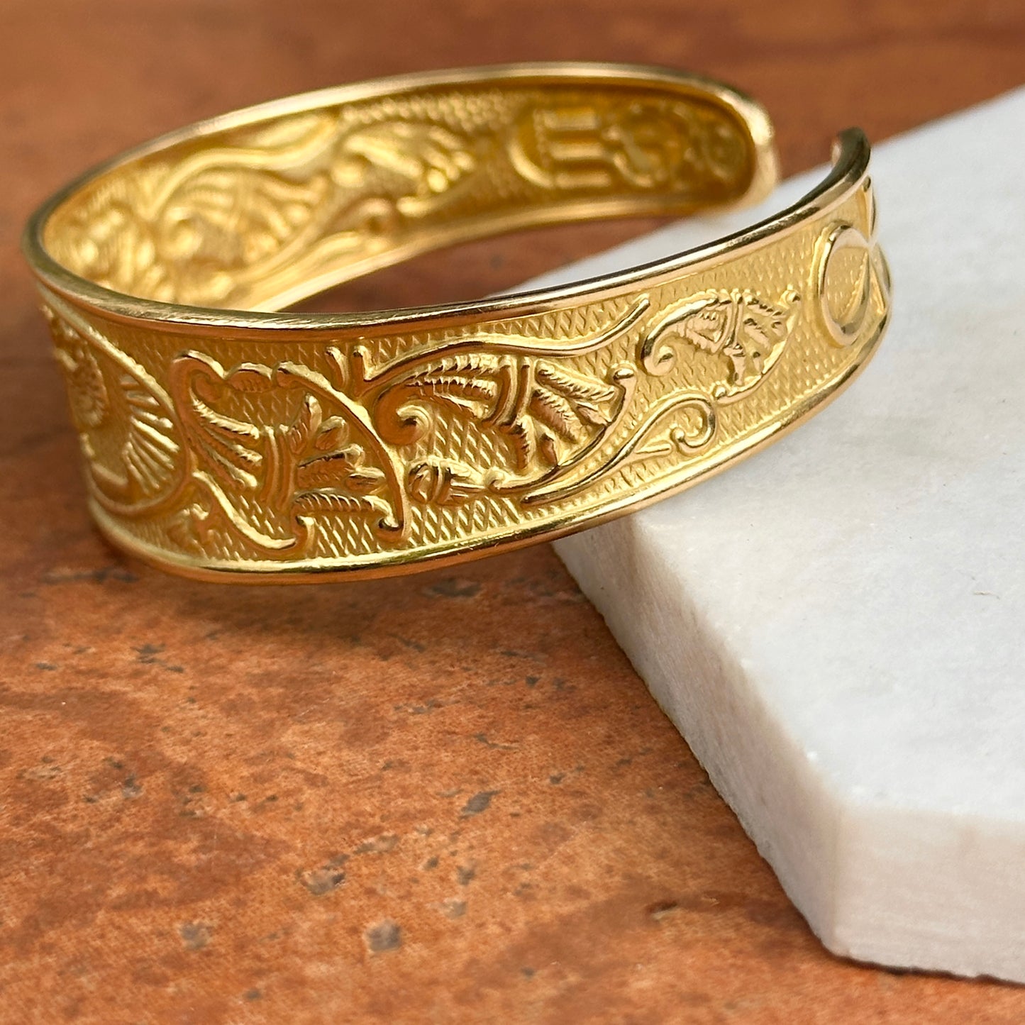 Estate 18KT Yellow Gold Egyptian Cuff Bangle Bracelet