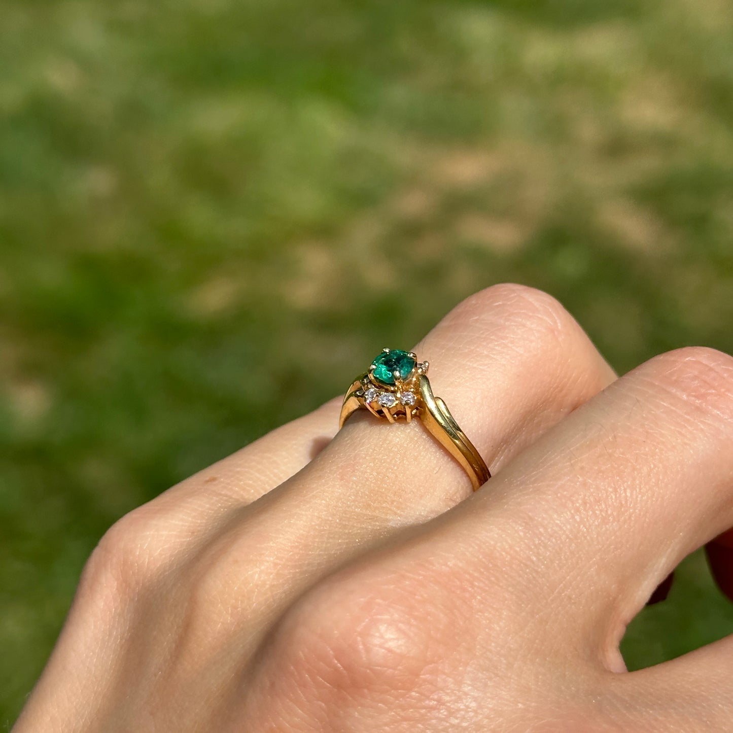Estate 18KT Yellow Gold Round Emerald Half Halo Diamond Ring