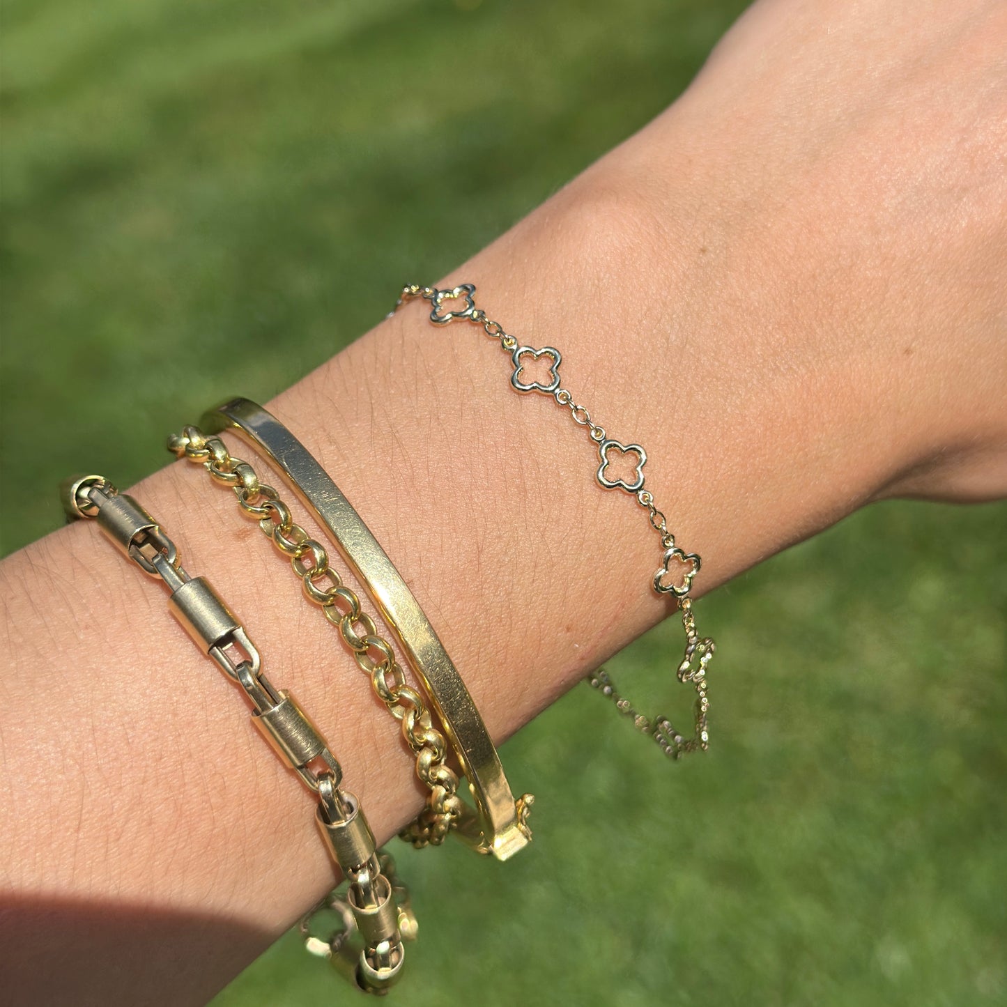 14KT Yellow Gold Clover Cut-Out Station Chain Bracelet 7"