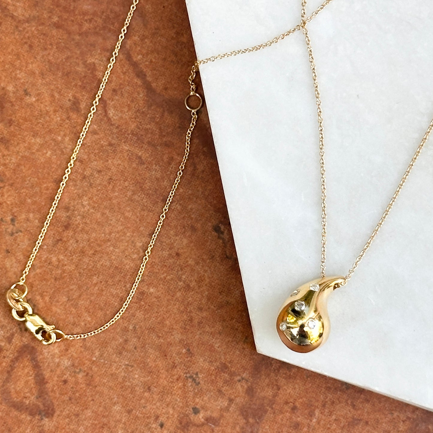 14KT Yellow Gold Puffed Diamond Gypsy-Set Teardrop Pendant Chain Necklace