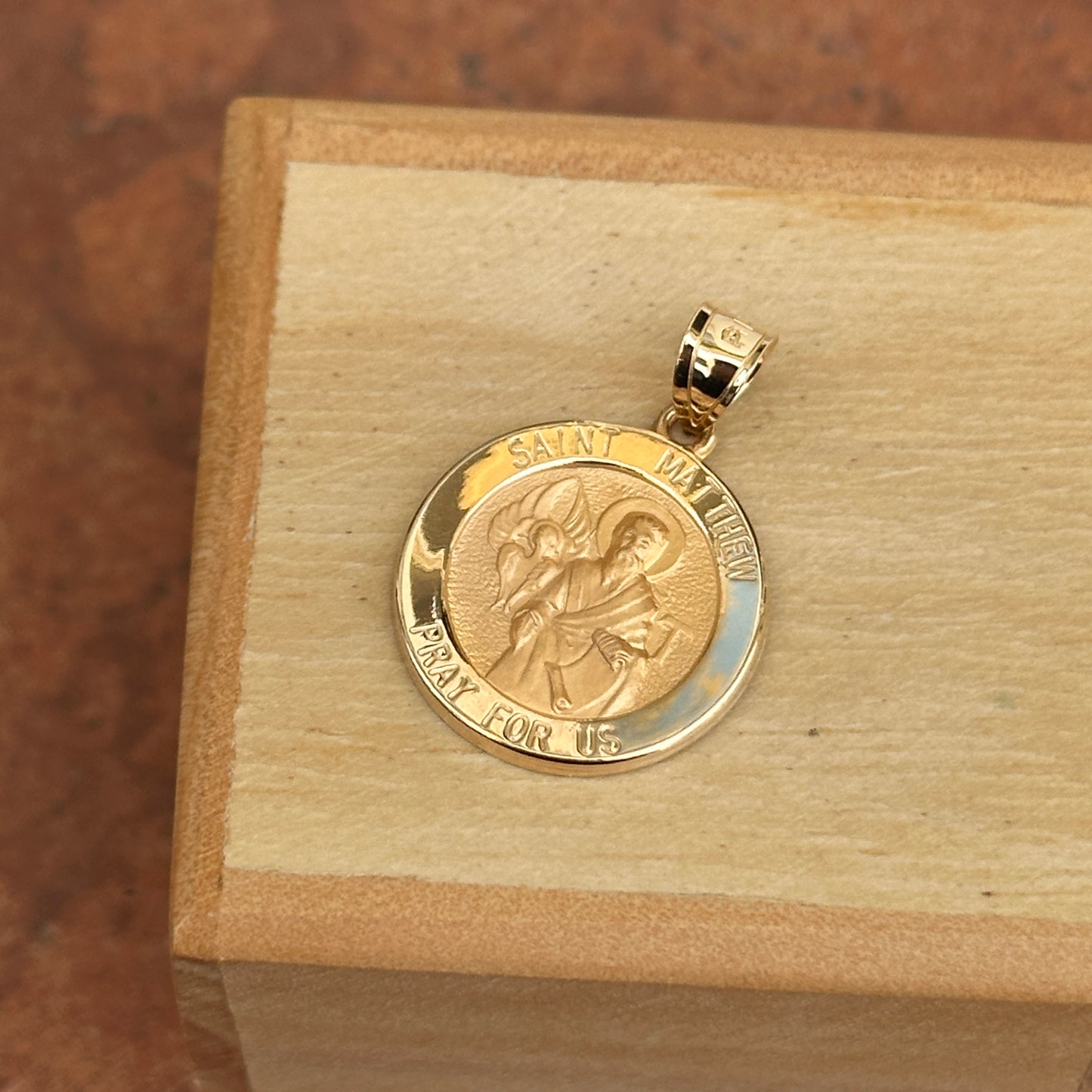 14KT Yellow Gold St. Matthew Round Medal Pendant 18mm