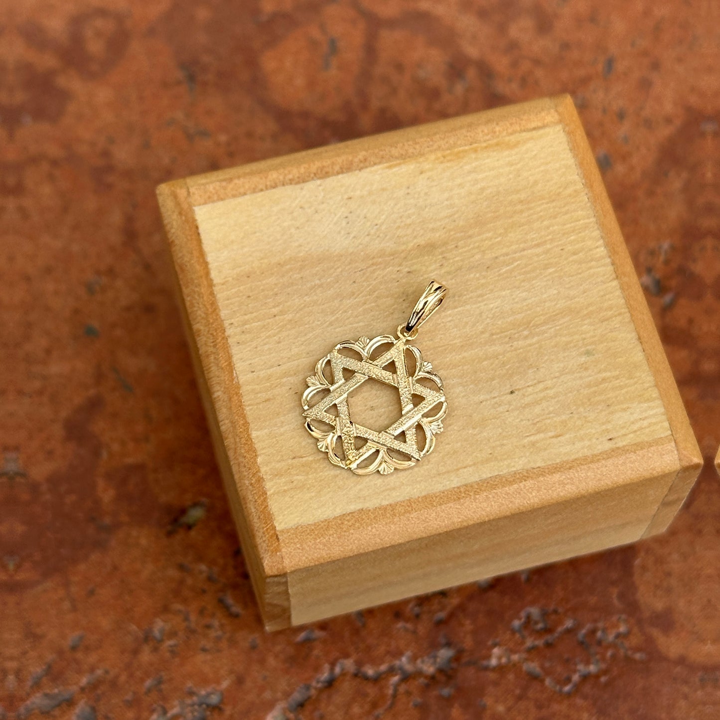 14KT Yellow Gold Scalloped Star of David Pendant Charm