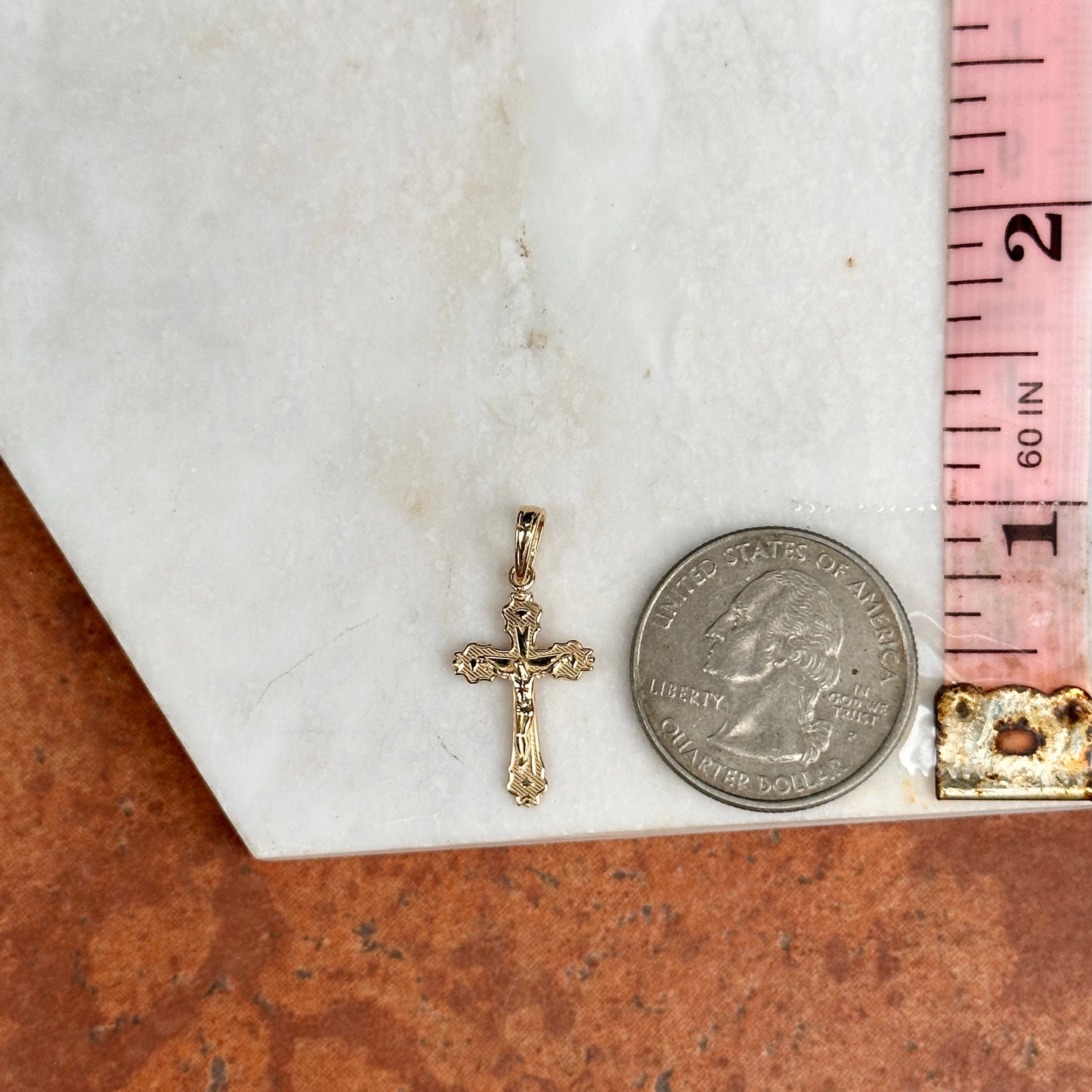 14KT Yellow Gold Scalloped Cross Crucifix Pendant