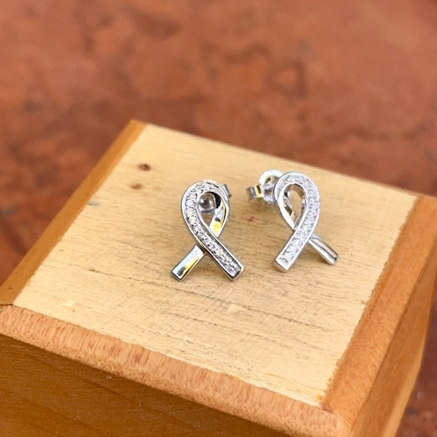 14KT White Gold Diamond Awareness Ribbon Stud Earrings