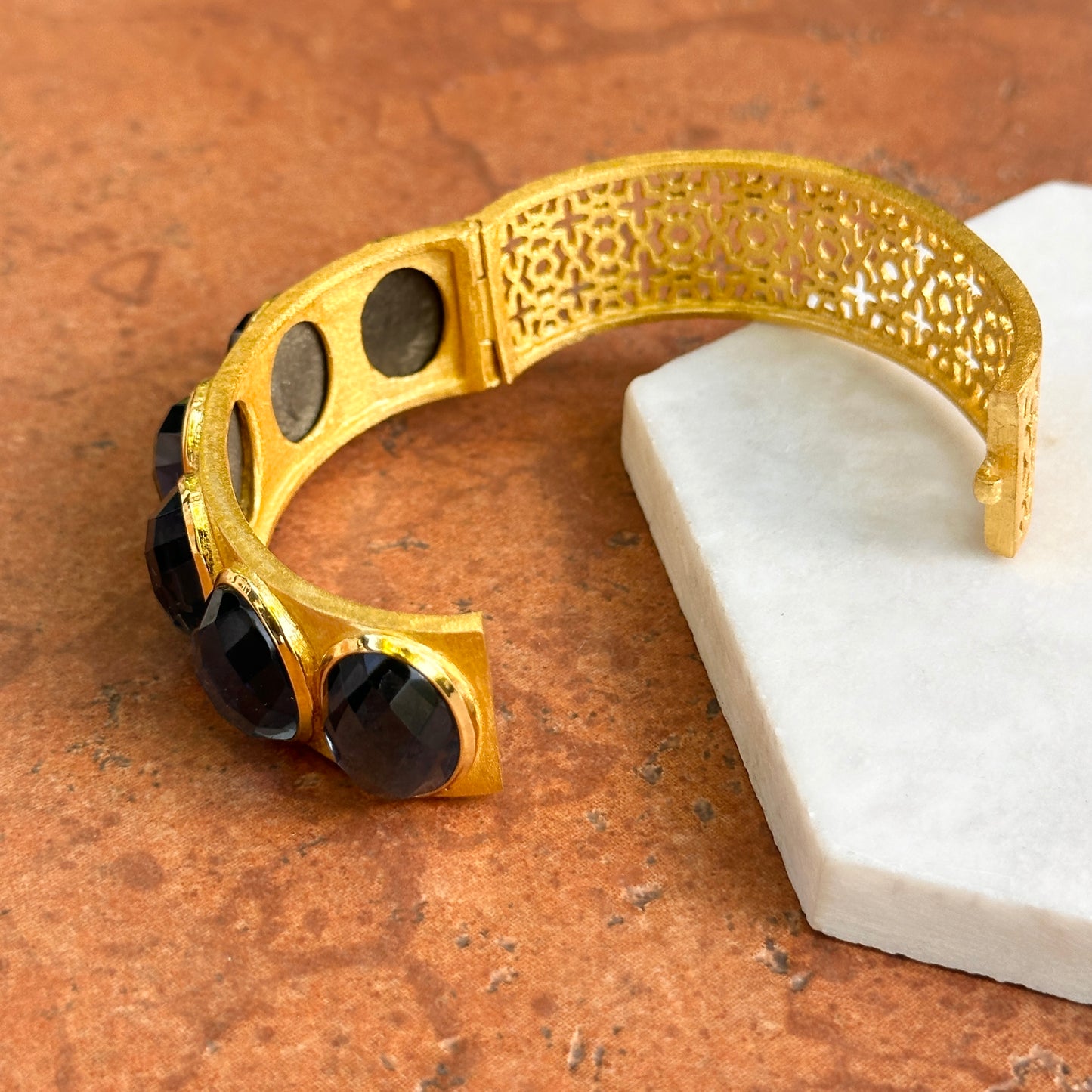 18K Yellow Gold-Plated Oval Checkerboard Blue Stone Lattice Hinged Bracelet