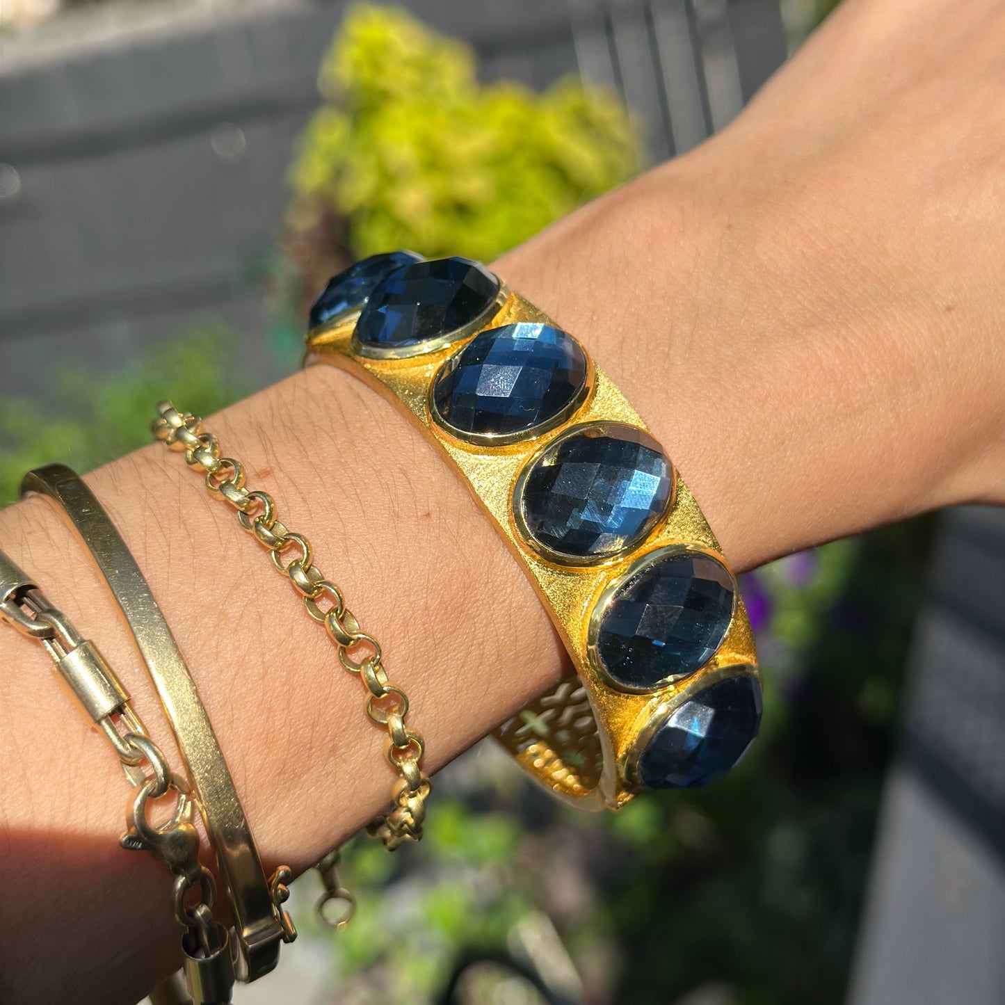 18K Yellow Gold-Plated Oval Checkerboard Blue Stone Lattice Hinged Bracelet