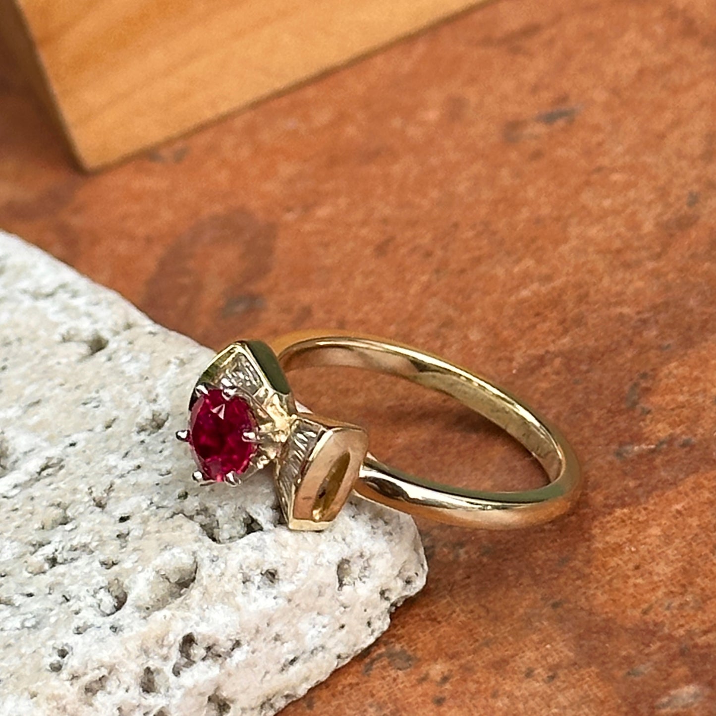Estate 14KT Yellow Gold Round Ruby + Baguette Diamond Bow Ring