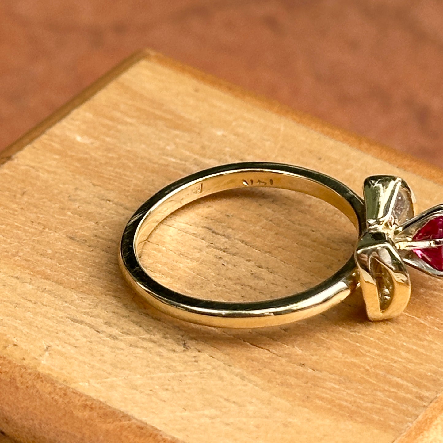 Estate 14KT Yellow Gold Round Ruby + Baguette Diamond Bow Ring