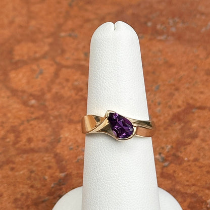Estate 10KT Yellow Gold Tilted Pear Amethyst Solitaire Ring