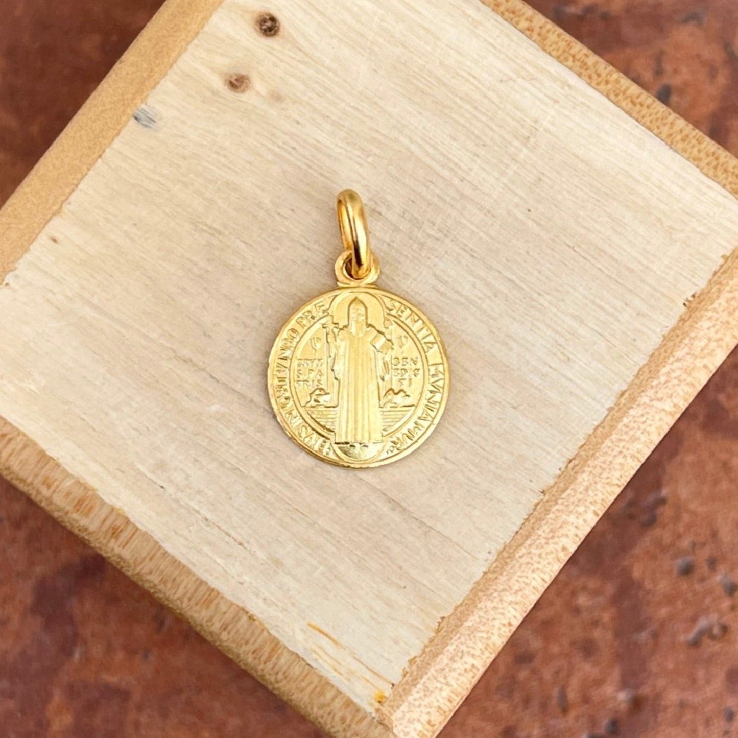 18KT Yellow Gold Matte St Benedict Round Medal Pendant Charm 12mm