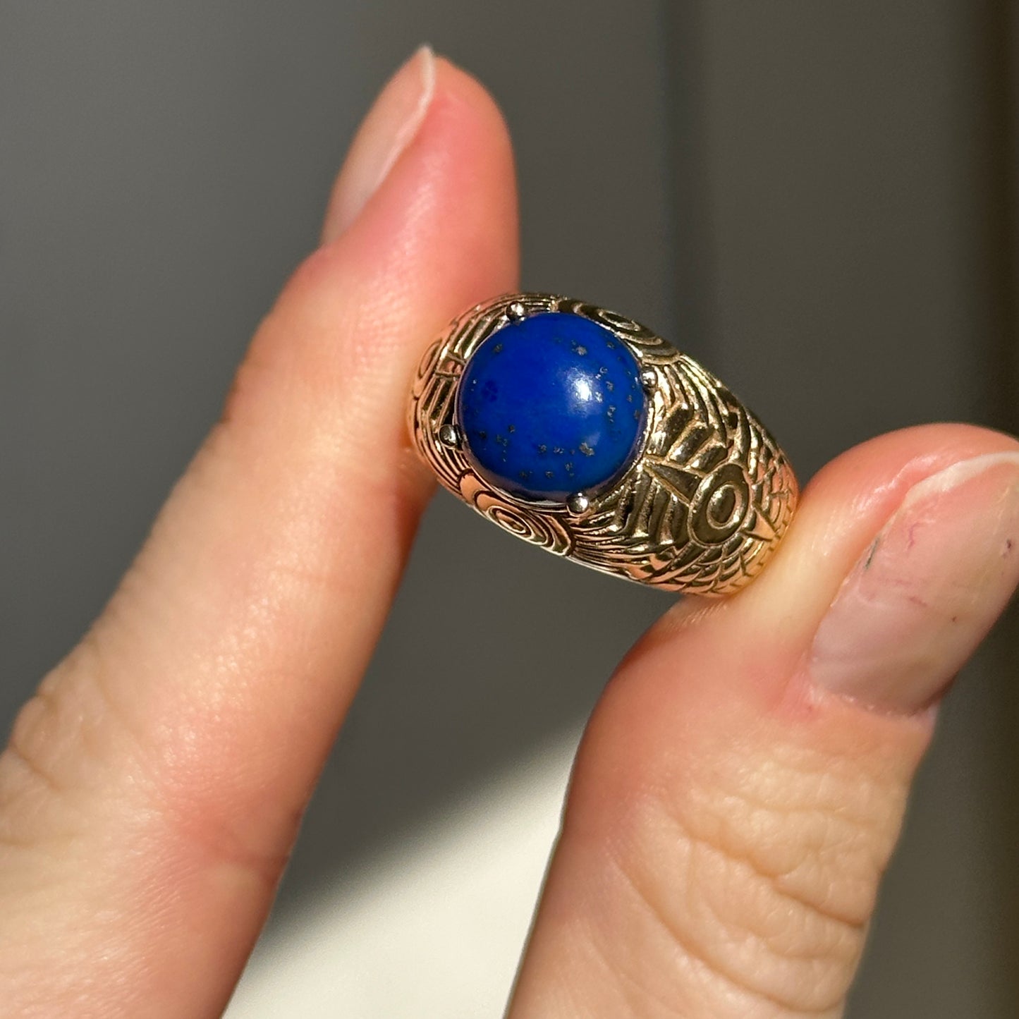 Estate 10KT Yellow Gold Lapis Lazuli Cabochon Ring