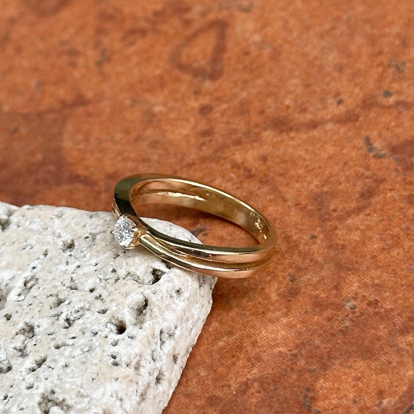Estate 10KT Yellow Gold Round .11 CT Diamond Ring