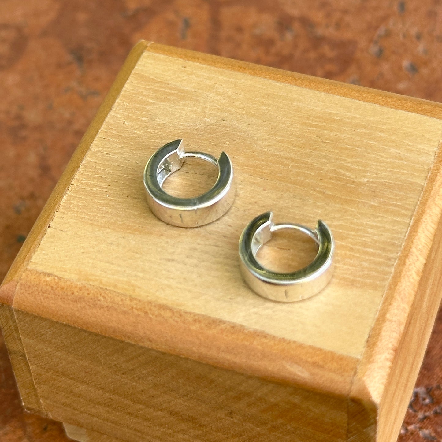 Sterling Silver High Polished Hinged Huggie Hoop Earrings 11.5mm