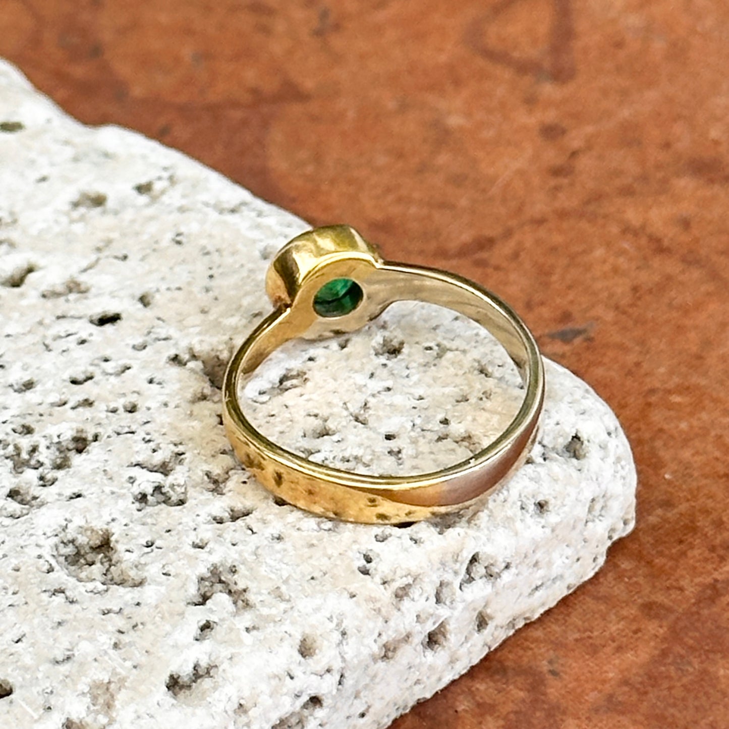 Estate 18KT Yellow Gold Bezel Round Emerald Ring