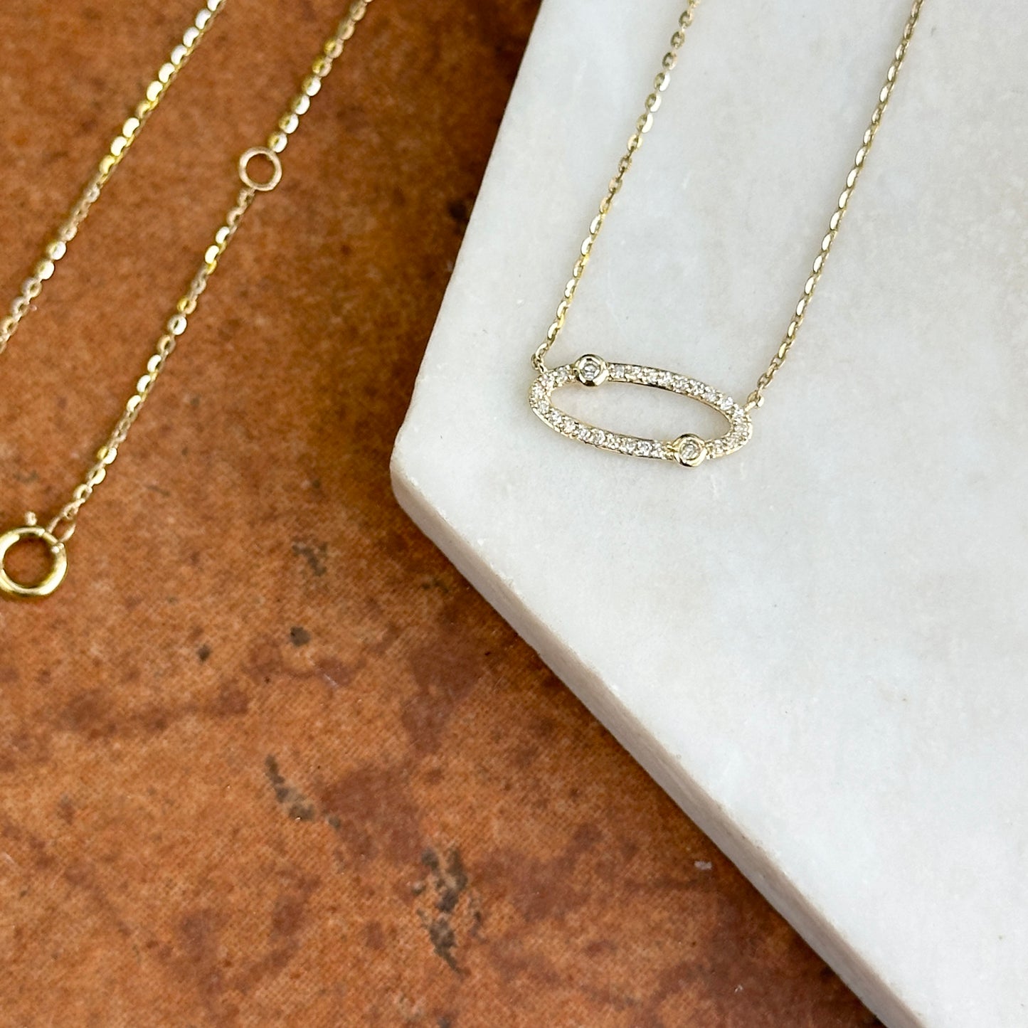 14KT Yellow Gold Round Diamond Oval Pave + Bezel Set Necklace