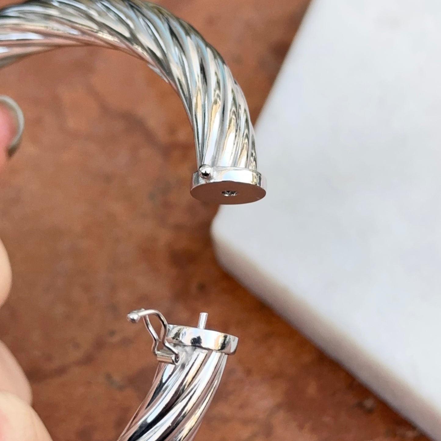 Sterling Silver Shiny 8mm Round Twisted Textured Hinged Bangle Bracelet