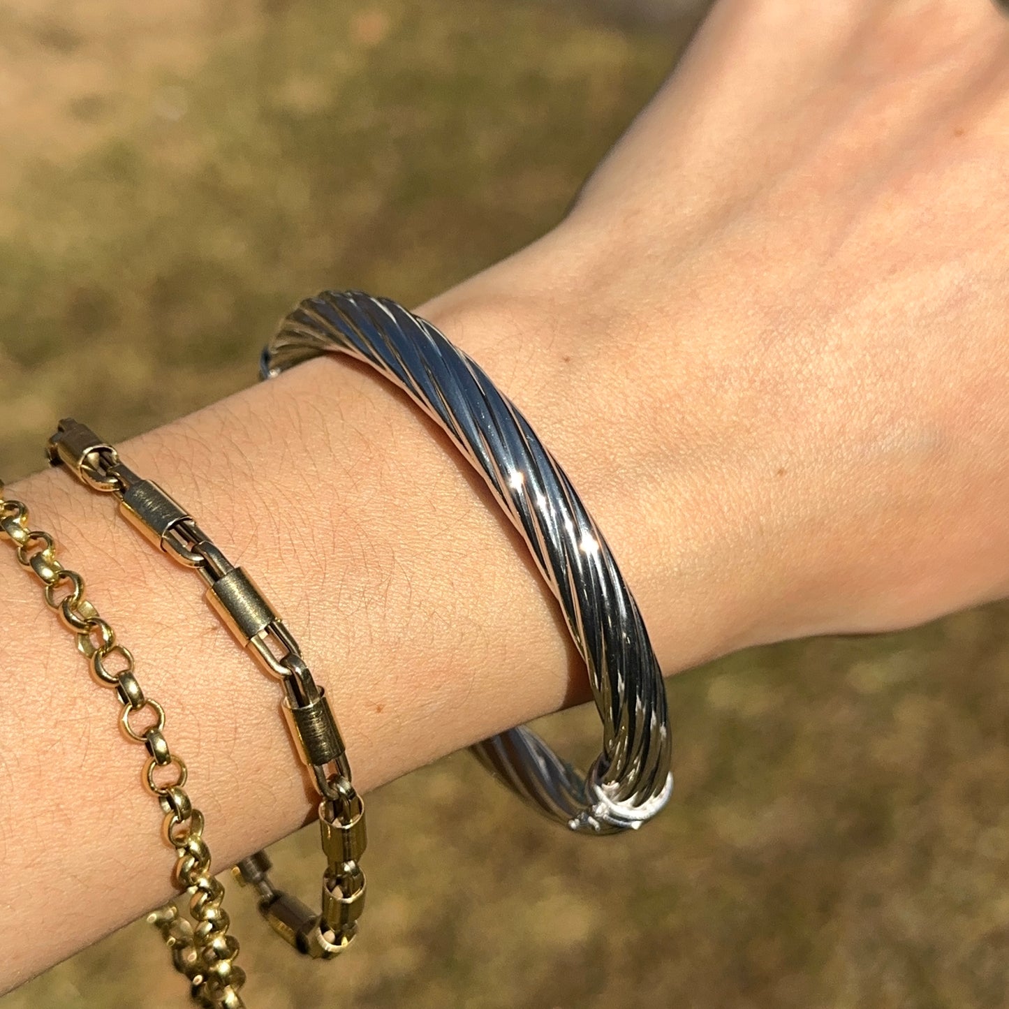 Sterling Silver Shiny 8mm Round Twisted Textured Hinged Bangle Bracelet