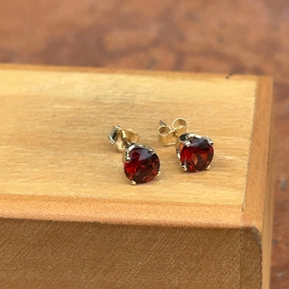 14KT Yellow Gold 5mm Round Prong Garnet Stud Earrings