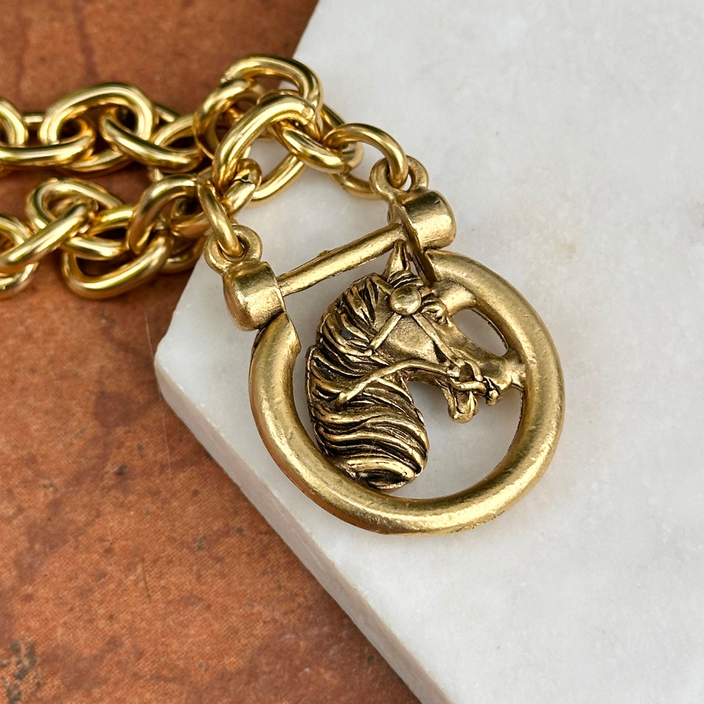 Yellow Gold-Plated Shackle Horse Head Oval Link Bracelet 8'' 009
