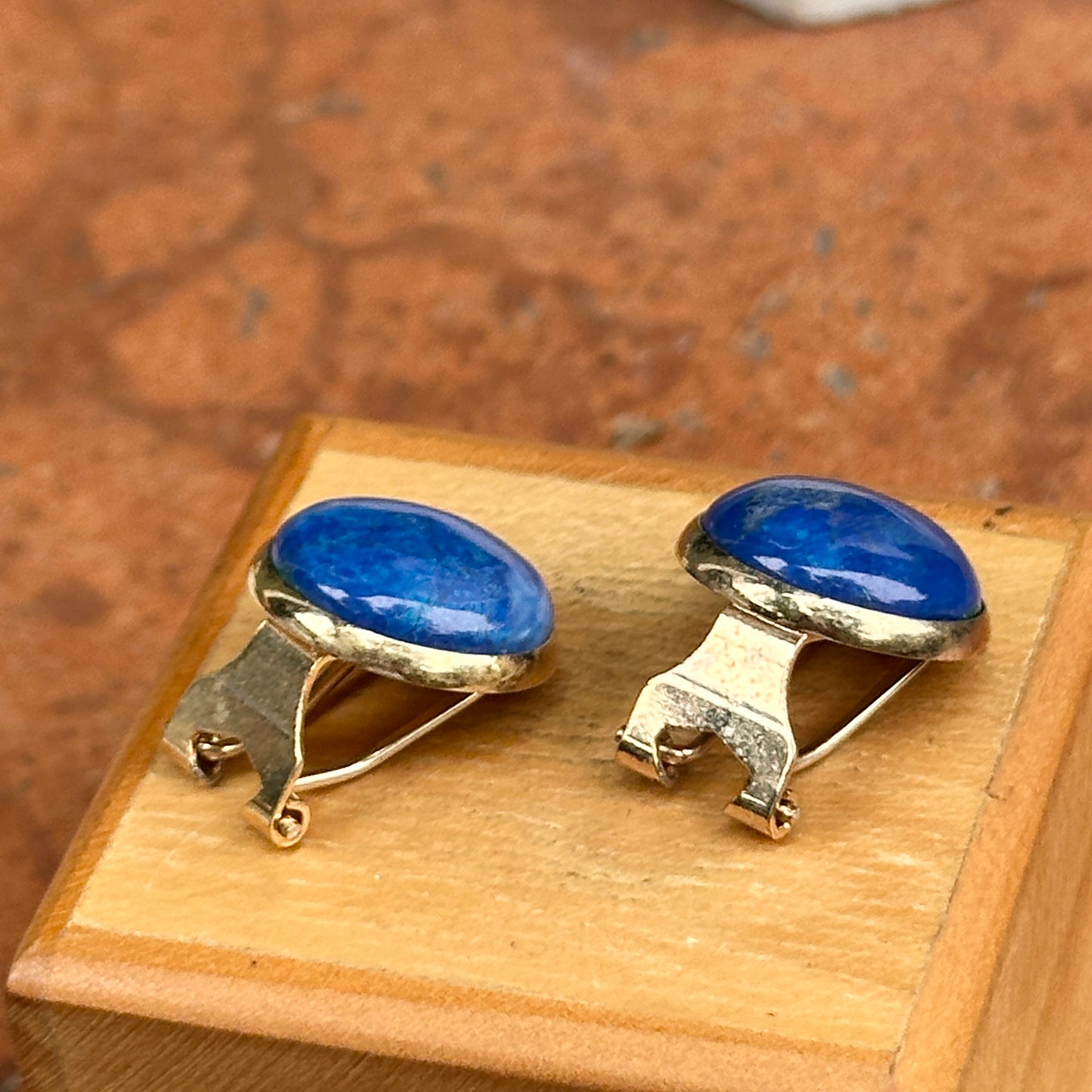 Estate Gold-Tone Round Royal Blue Howlite Clip-On Earrings