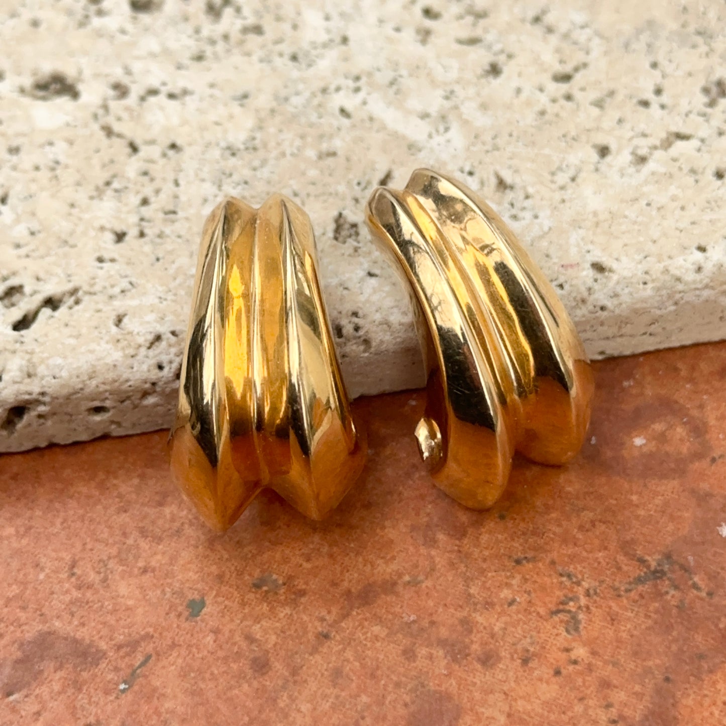 Estate 14KT Yellow Gold Ribbed Shell Omega Back Earrings