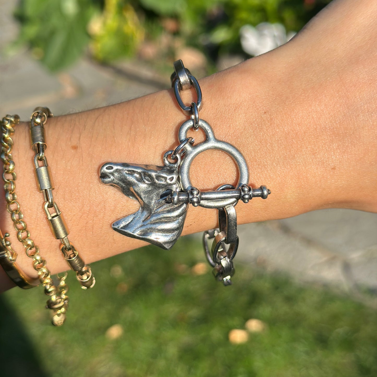 Silver Horse Head Dangle Oval Link Bracelet + Toggle Clasp 8''