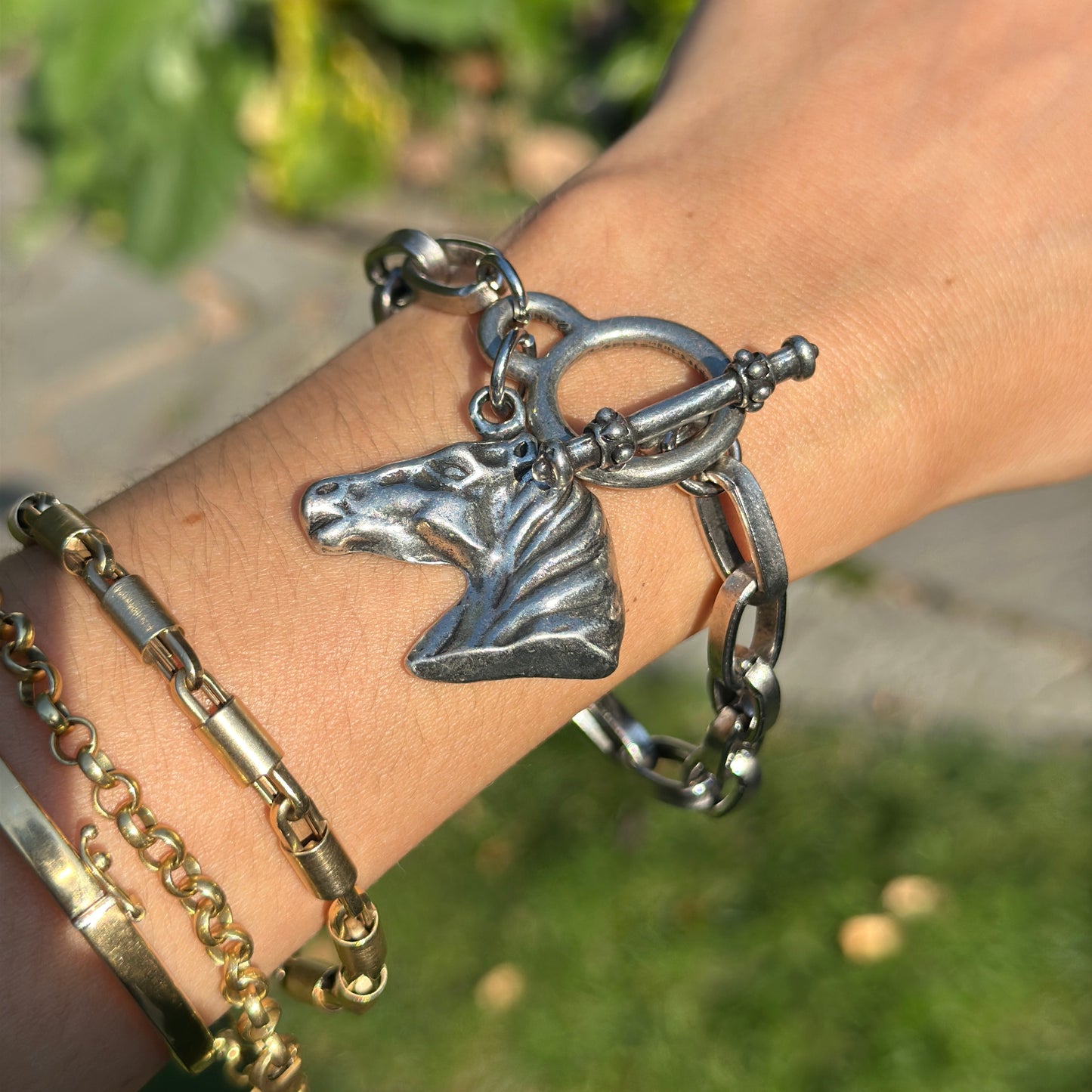 Silver Horse Head Dangle Oval Link Bracelet + Toggle Clasp 8''